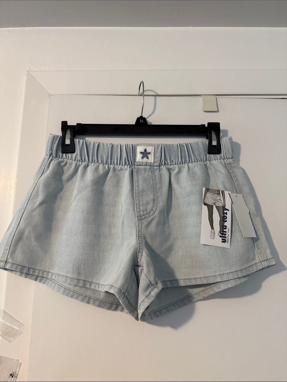 Vanilla Star Light Wash Denim Elastic Waist Shorts
